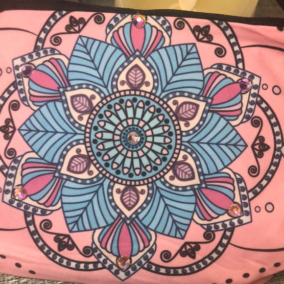 #84p💕👛NWOT Swarovski Crystal Bag & White Pom Pom Keychain 👛💕*one of a kind* - Picture 5 of 16